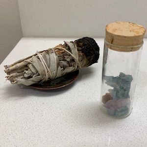 2/$6 🔮 Little Jar of Crystals 🔮